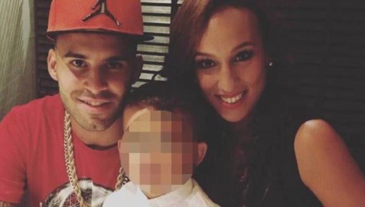 Jesé Rodríguez con Melody Santana y uno de sus hijos/ Fuente: Instagram