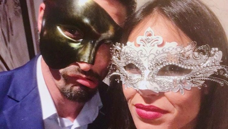 Mireia Canalda y Felipe López con máscaras/Foto: Instagram