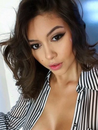 La modelo Miranda Vee, quien ha acusado a los dos magnates / Instagram