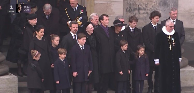 La Familia Real Danesa y los Reyes de Grecia en el funeral de Enrique de Dinamarca