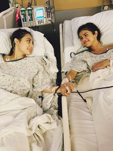 Selena Gomez compartió esta emotiva foto junto a Francia Raisa | Foto: Instagram