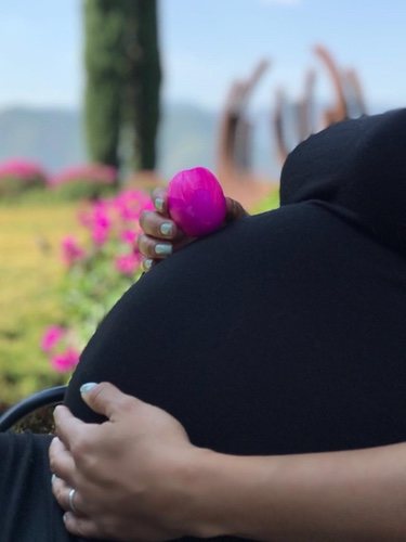El particular 'huevo' de Eva Longoria es un barriga de embarazada