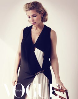 Elsa Pataky posó radiante en su octavo mes de embarazo para Vogue: 
