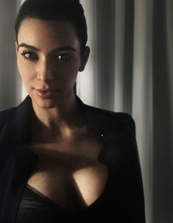 Kim Kardashian muy sensual