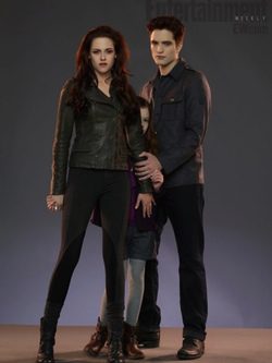 Nueva imagen de 'Amanecer.Parte 2', con los personajes de Bella y su hija Renesme como protagonistas
