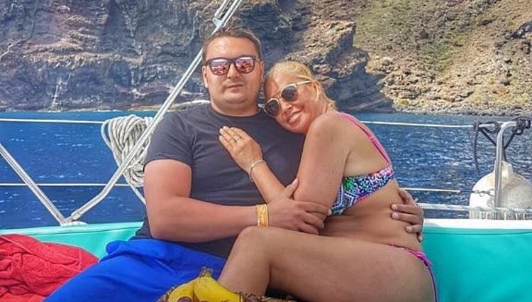 Belén Esteban y Miguel Marcos disfrutando de un paseo en barco / Instagram