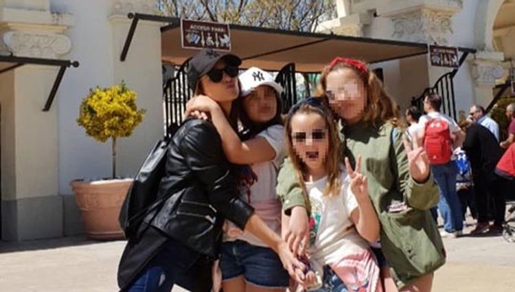 Paula Echevarría con su hija y sus sobrinas en la Warner/ Fuente: Instagram