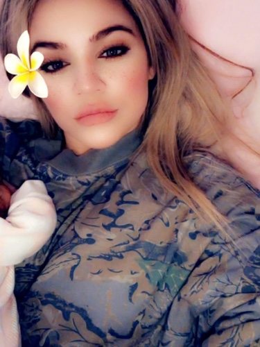 Khloe Kardashian con su hija True Thompson / Snapchat