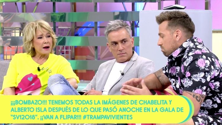 Rafa Mora relatando a sus compañeros la conversación con Belén Esteban / Telecinco.es