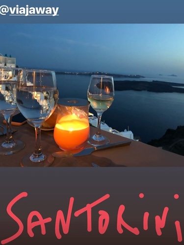 Cena romántica en Santorini | Foto: Instagram Stories