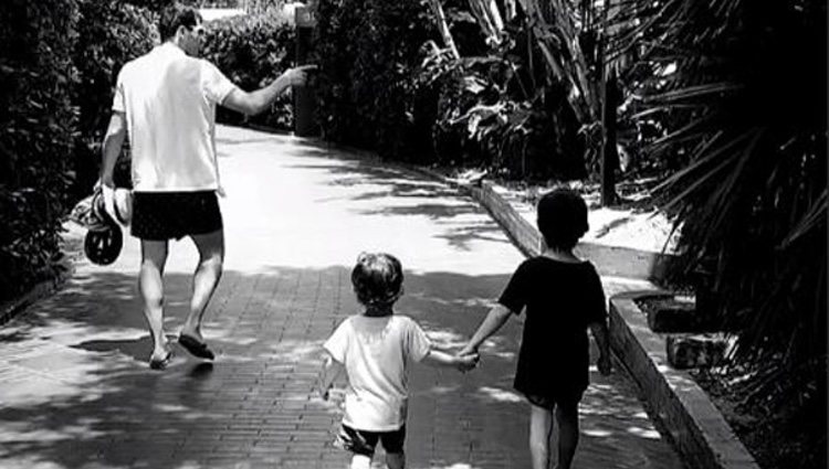 Sara Carbonero e Iker Casillas de vacaciones con sus hijos/Fuente: @saracarbonero