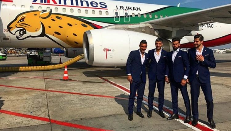 La Selección de Irán en traje antes de embarcar a Rusia | Fuente: Instagram