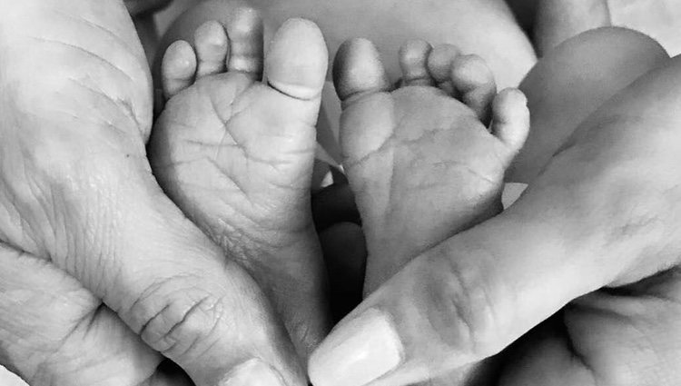 Los pies del bebé de Eva Longoria y José Antonio Bastón / Fuente: Instagram