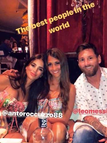 Daniella Semaan con Leo Messi y Antonella Roccuzzo en Ibiza / Instagram