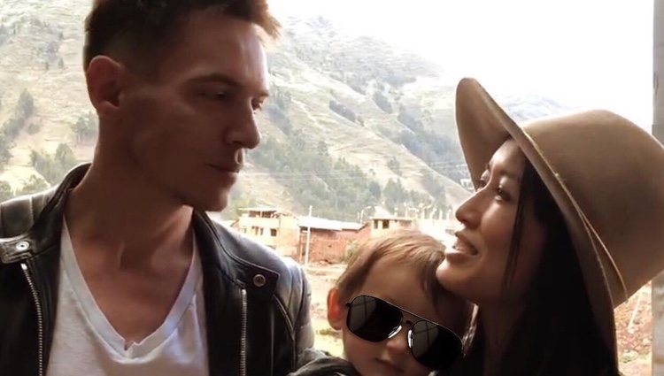 Jonathan Rhys Meyers junto a su familia en Perú / Instagram 