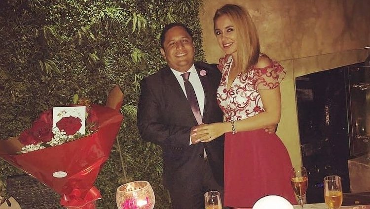 Vivi Figueredo y su novio en su pedida de matrimonio / Instagram 