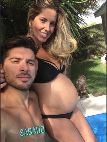 Cristian Toro y Susana Salmerón durante un día de piscina/Fuente:Instagram