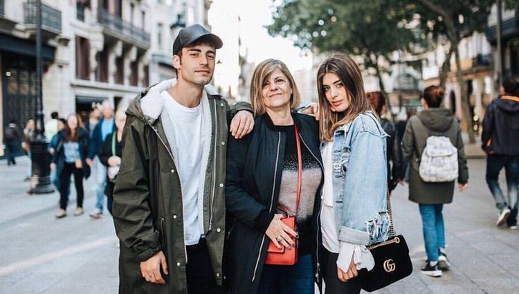 Dulceida junto a su hermano, Alex Domenech, también influencer y su madre, representante de influencers / Instagram