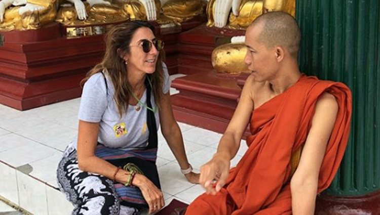 Paz Padilla junto a un monje de Myanmar | Foto: Instagram Paz Padilla