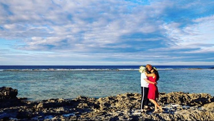 Salma Hayek y su marido renovando sus votos en Bora Bora | Foto: Instagram Salma Hayek