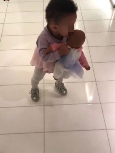 La pequeña Alexis Olympia con el tutú / Foto: Instagram