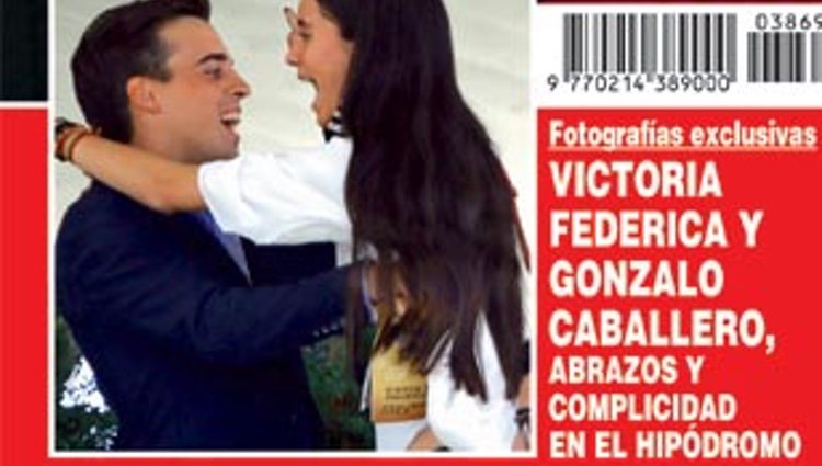 Victoria Federica, muy cariñosa con Gonzalo Caballero en la portada de ¡Hola!