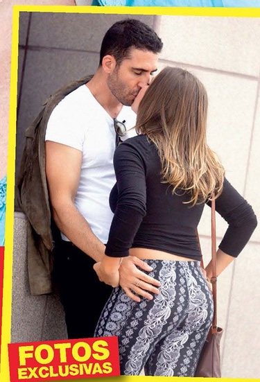 Miguel Ángel Silvestre besándose con una chica/ Diez Minutos