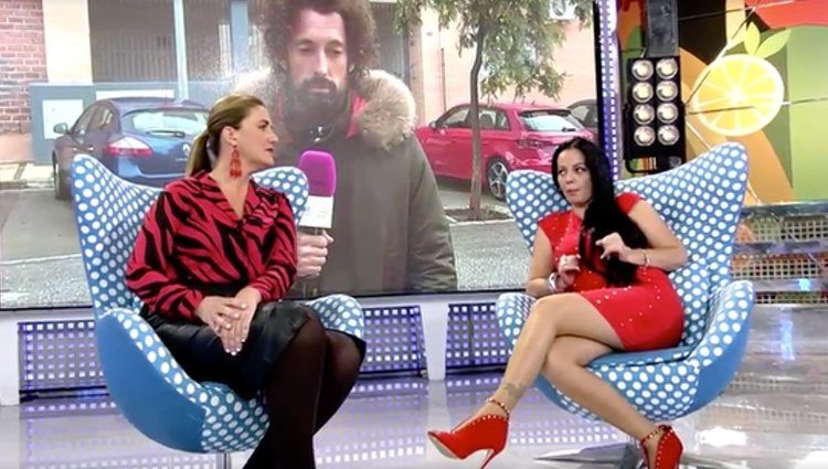 Inma Cuevas siendo entrevistada por Carlota Corredera en Sálvame