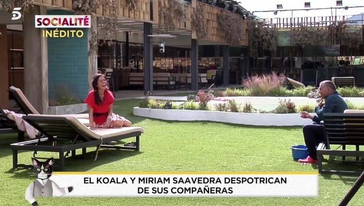 Miriam Saavedra y El Koala criticando a sus compañeras / Foto: telecinco.es