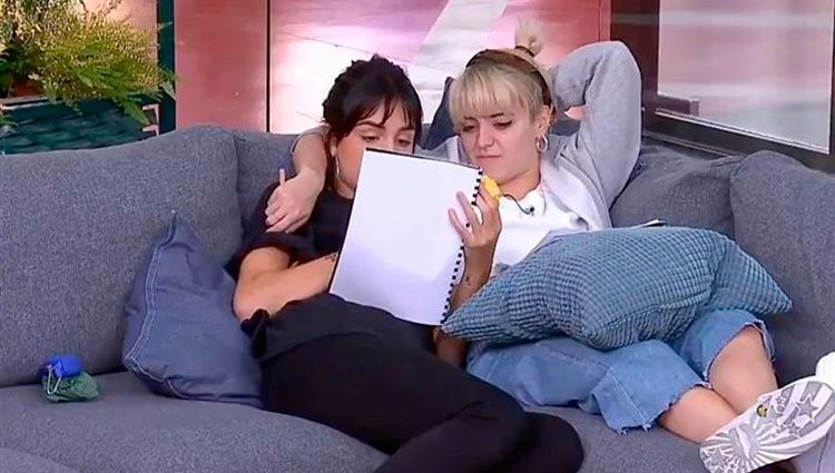 Alba y Natalia descansando juntas / RTVE.es