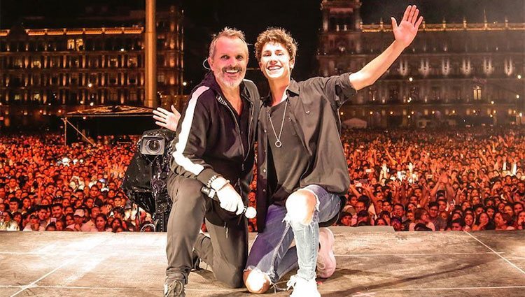 Miguel Bosé y Juanpa Zurita en el concierto benéfico / Instagram