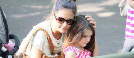 Katie Holmes con su hija Suri en el zoo de Nueva York