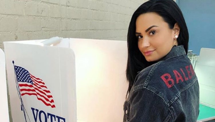 Demi Lovato votando vía Instagram