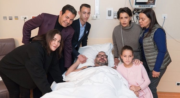 Mohamed VI con sus hijos y sus hermanos tras ser operado del corazón