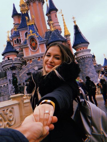 Mireya Bravo luce anillo en Disneyland París/Foto:Instagram