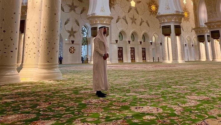 Sergio Ramos en una mezquita de Abu Dhabi/ Foto: Instagram
