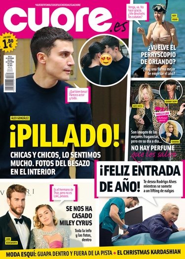 Álex González besándose con una chica en la portada de Cuore