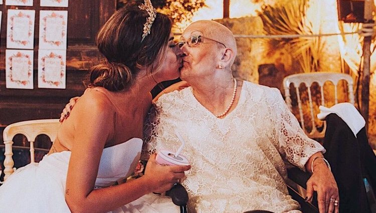 Dulceida el día de su boda junto a su abuela| Foto: Instagram