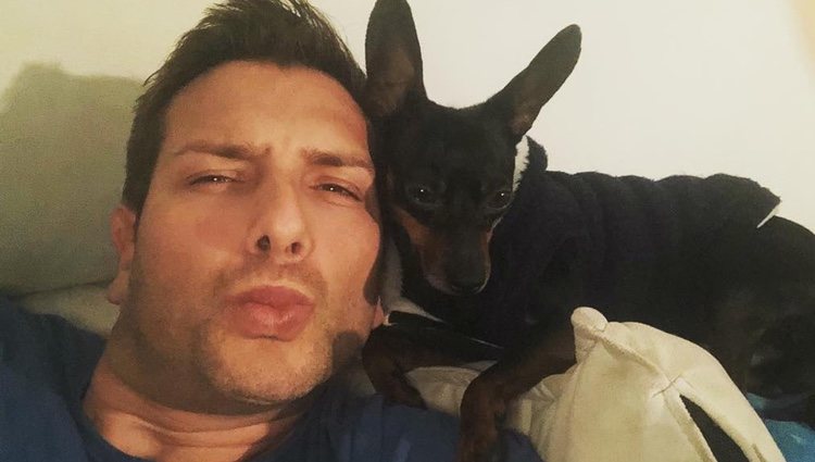 Iván Madrazo con su perro | Instagram