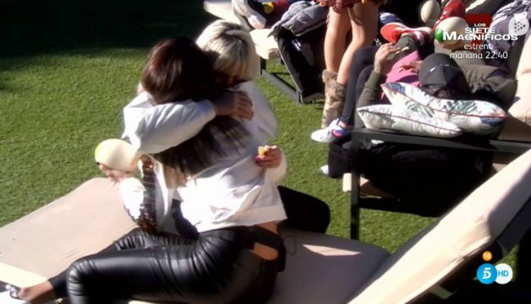 Raquel e Ylenia se funden en un abrazo tras aclarar las cosas | telecinco.es