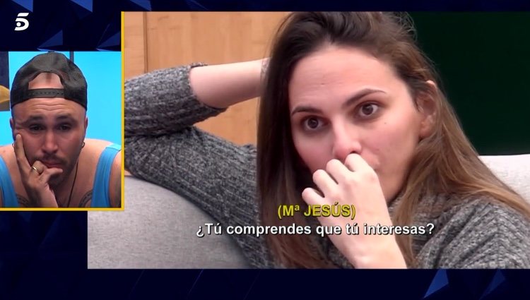 Kiko viendo la conversación de Irene sobre su relación / Telecinco.es