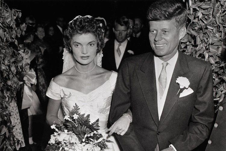 Jackie Bouvier y John F. Kennedy el día de su boda | Gtres