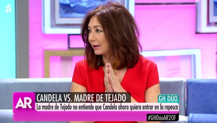 Ana Rosa Quintana, posicionada al lado de la madre de Tejado / Telecinco.es