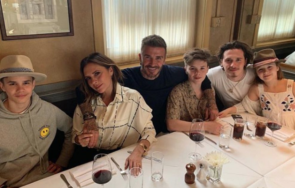 La familia Beckham cenando en un restaurante l Foto: Instagram