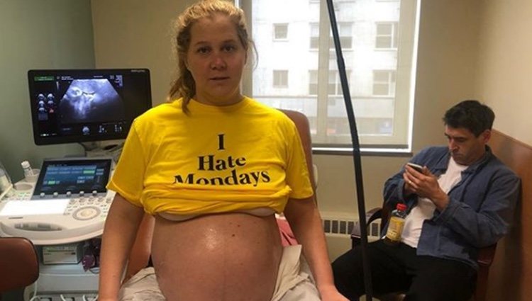 Amy Schumer con su marido en una consulta médica para su embarazo / Foto: Instagram