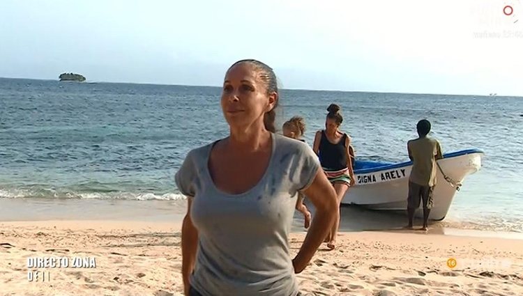 Isabel Pantoja volviendo a la isla | Foto: telecinco.es