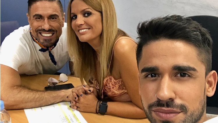 Miguel Frigenti con sus compañeros de 'Ya es mediodía', Miguel Ángel Nicolás y Marta López/Foto:Instagram