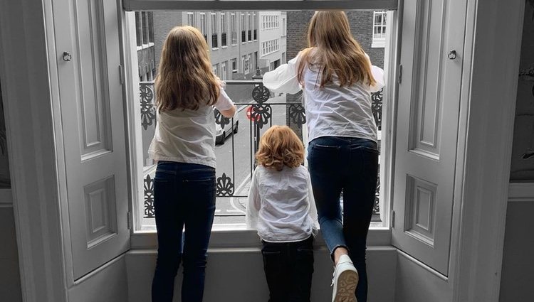 Tres de los cuatro hijos de Anders Holch Povlsen, dueño de ASOS | Foto: Instagram @almashpovlsen
