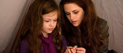 Nueva imagen de 'Amanecer.Parte 2', con los personajes de Bella y su hija Renesme como protagonistas