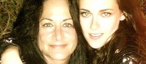Kristen Stewart y su madre en una foto personal. Fuente: Allieiswired